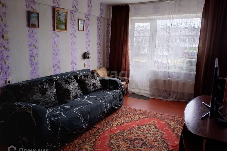 Продаётся 4-комнатная квартира, 59.9 м²