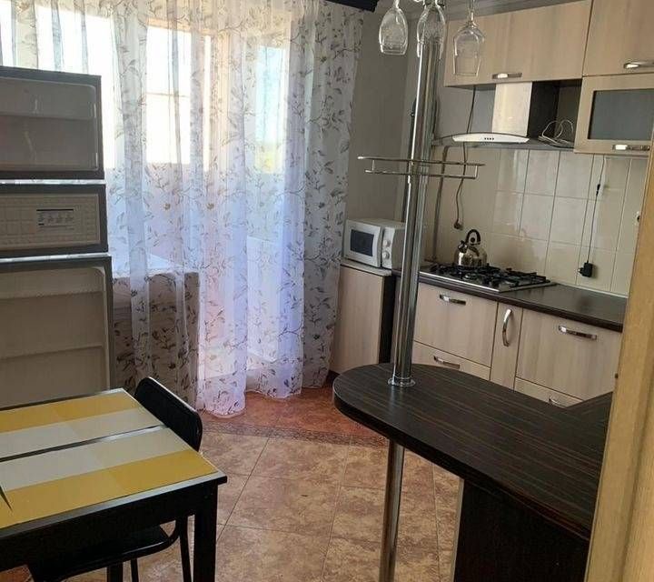 Сдаётся 1-комнатная квартира, 40 м²