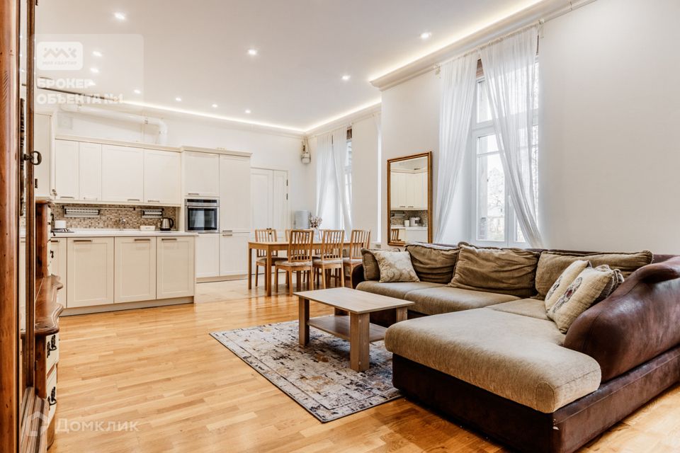 Сдаётся 4-комнатная квартира, 151.6 м²