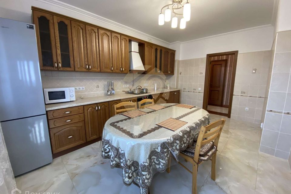 Сдаётся 2-комнатная квартира, 68.7 м²