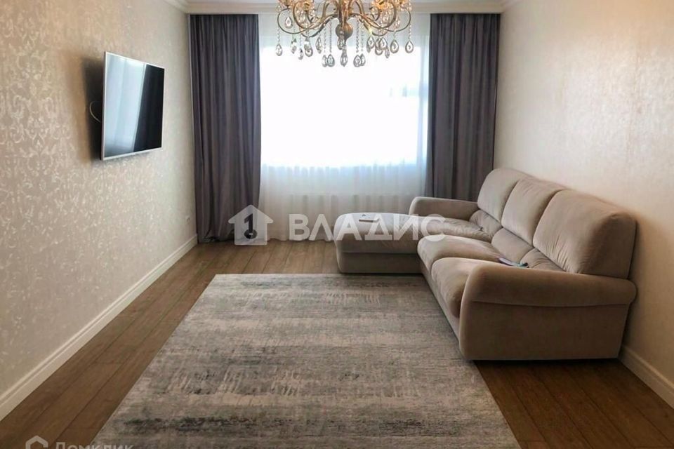 Продаётся 4-комнатная квартира, 105.8 м²