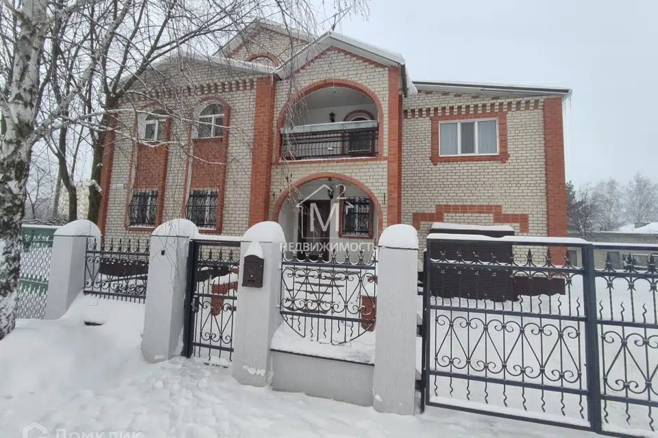 Продаётся 2-этажный дом, 313 м²
