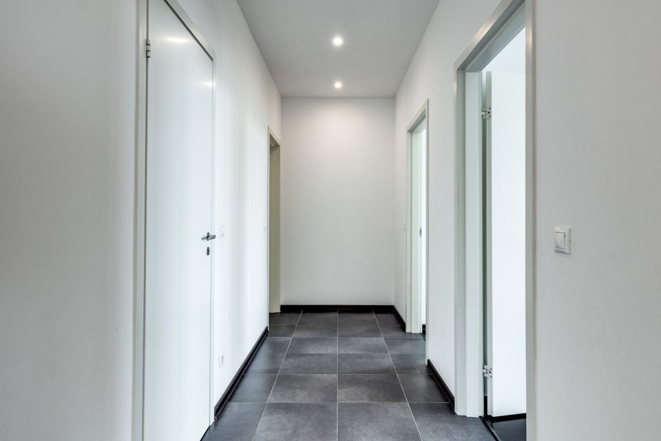 Продаётся 3-комнатная квартира, 193.6 м²