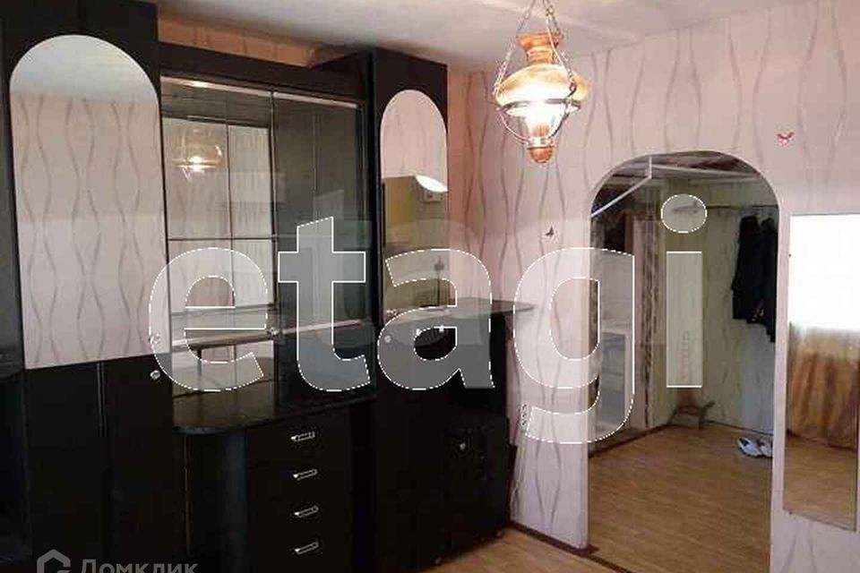 Продаётся комната в 2-комн. квартире, 36 м²