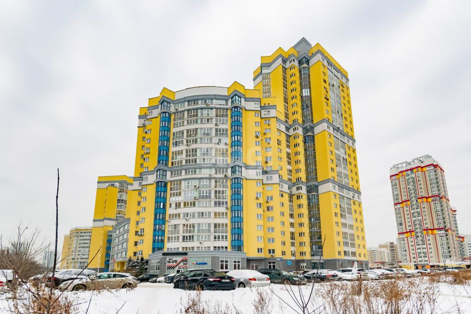 Продаётся 2-комнатная квартира, 67.8 м²