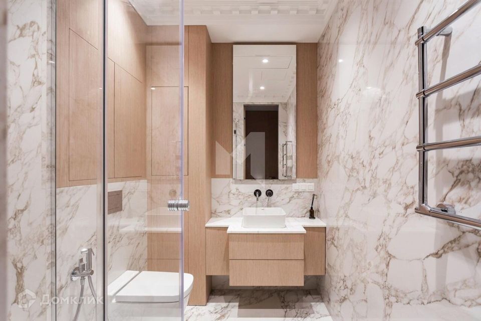 Сдаётся 4-комнатная квартира, 147 м²