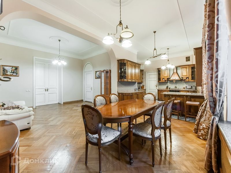 Продаётся 4-комнатная квартира, 167 м²