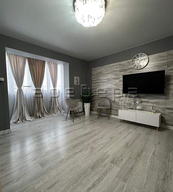 Продаётся 5-комнатная квартира, 100.6 м²