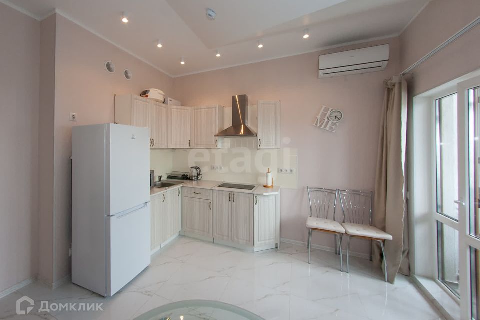 Продаётся 1-комнатная квартира, 50.3 м²