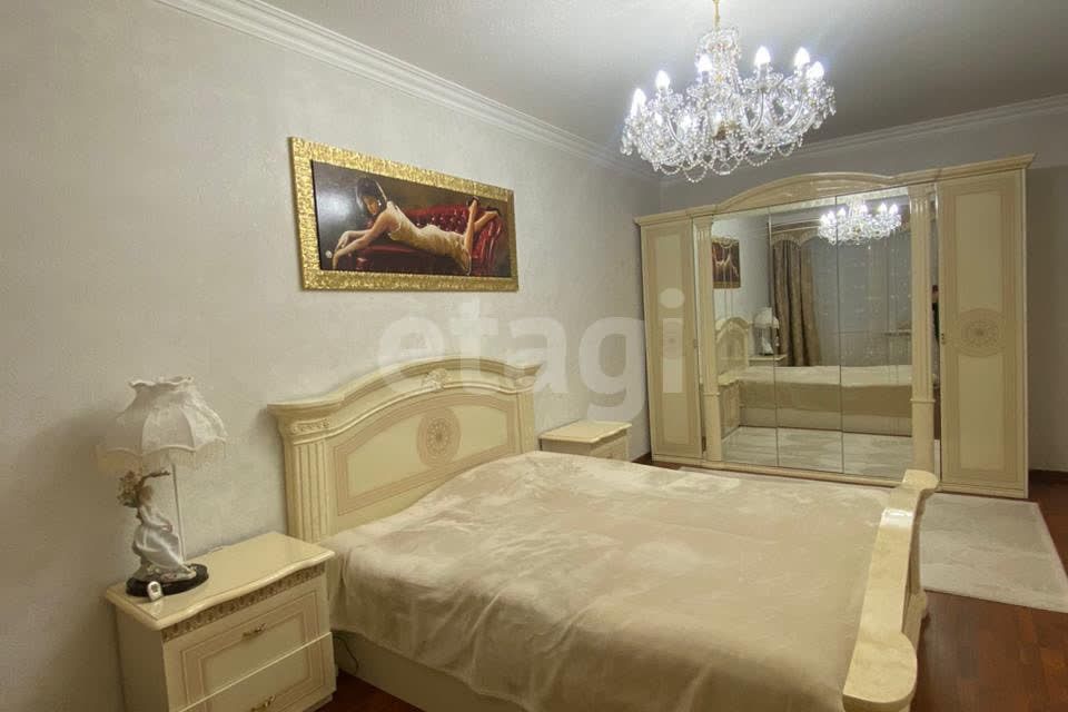 Продаётся 3-комнатная квартира, 120 м²