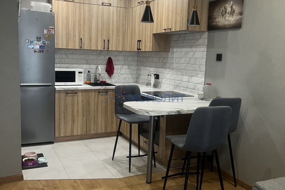 Продаётся 1-комнатная квартира, 42 м²