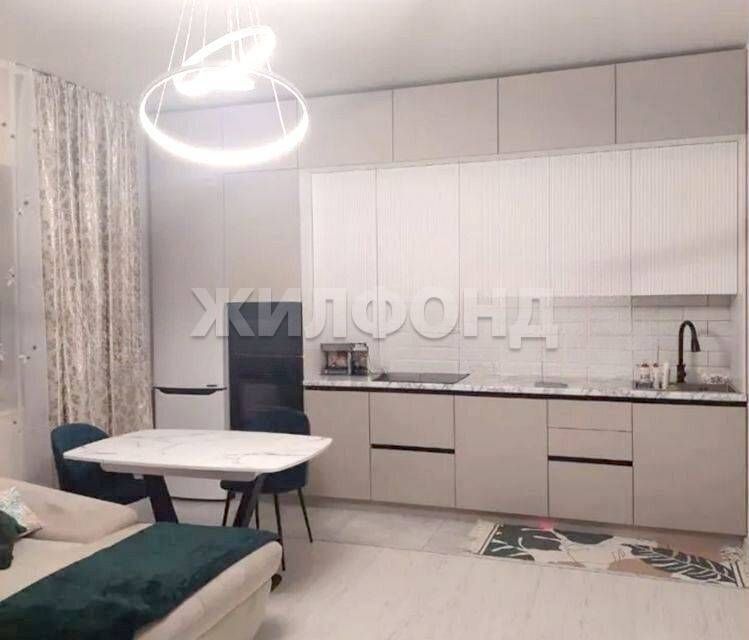 Продаётся 4-комнатная квартира, 85 м²