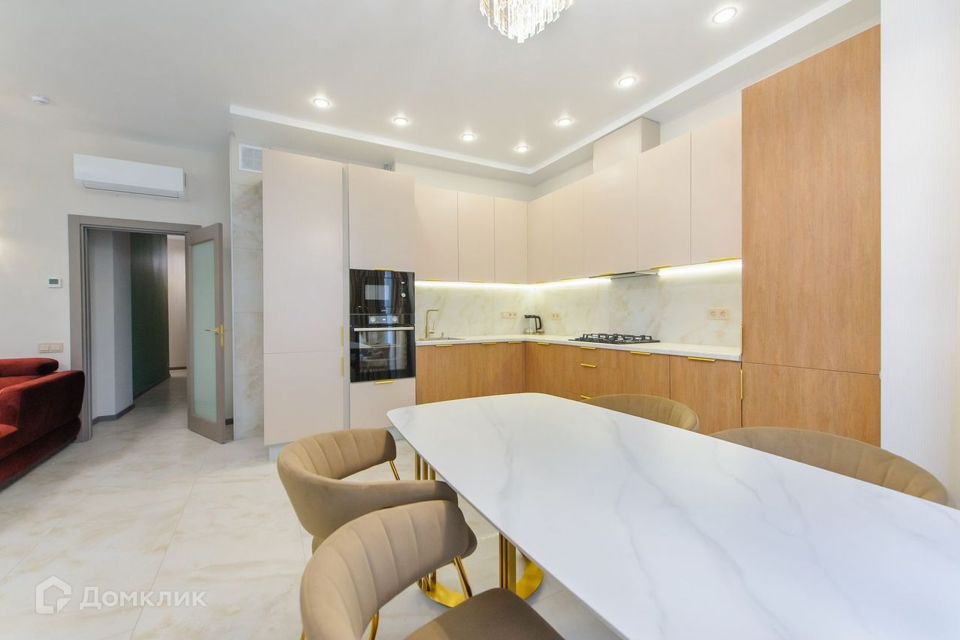 Сдаётся 3-комнатная квартира, 91 м²