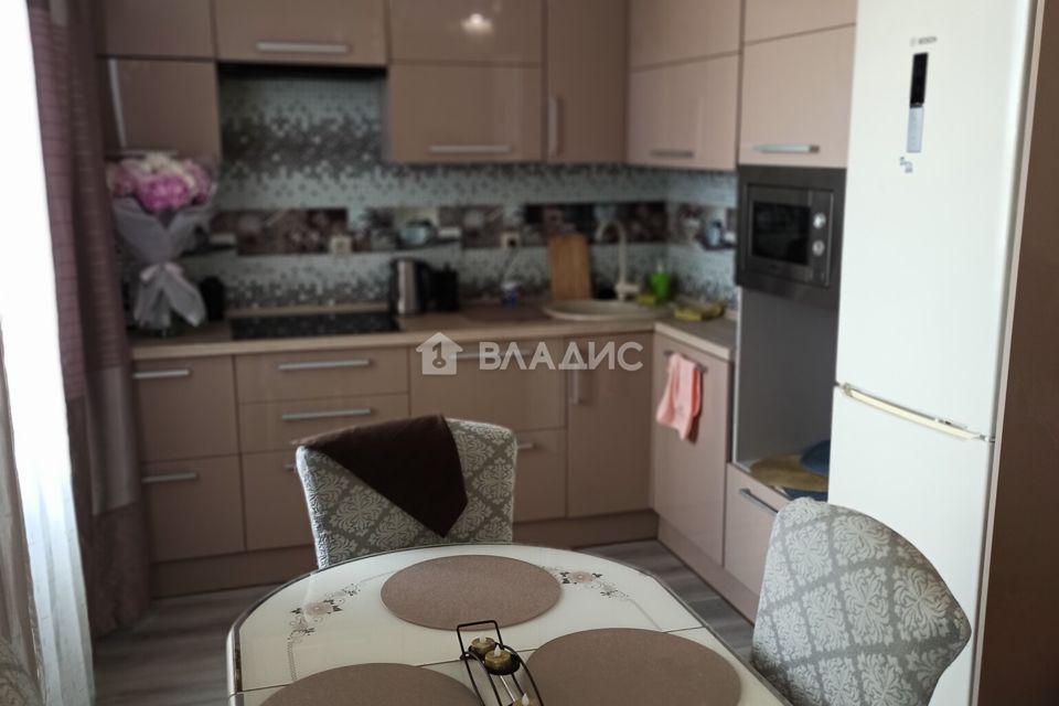 Продаётся 2-комнатная квартира, 63.4 м²