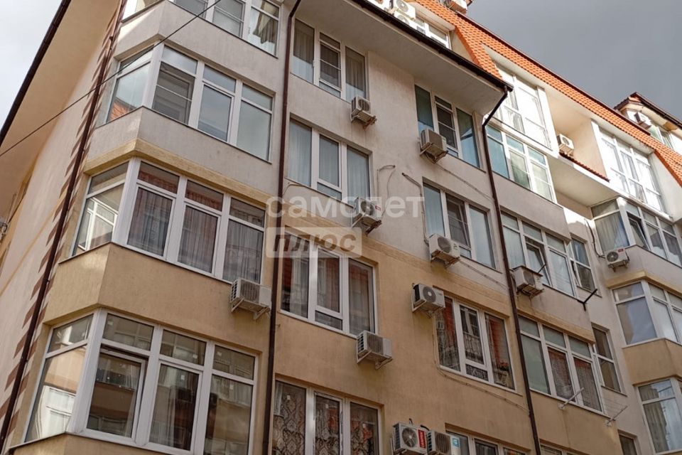 Продаётся 1-комнатная квартира, 42.2 м²