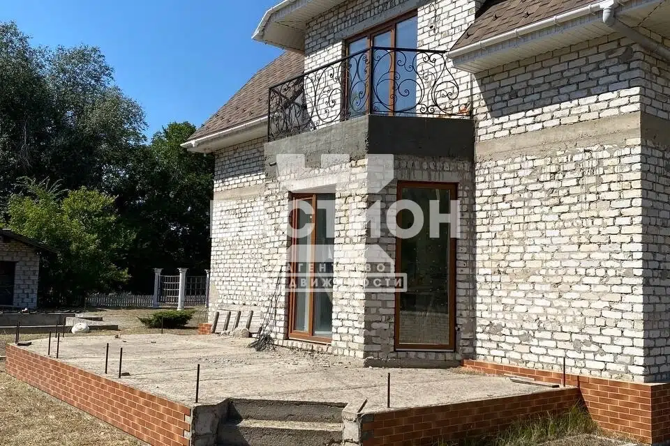 Продаётся 2-этажный дом, 210 м²