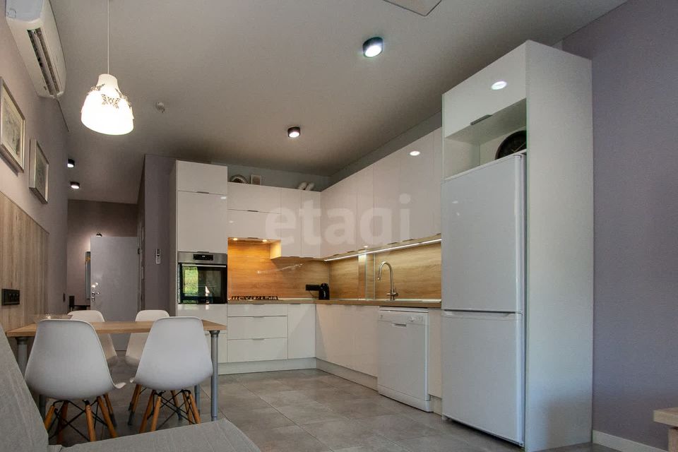 Продаётся 2-комнатная квартира, 84.2 м²