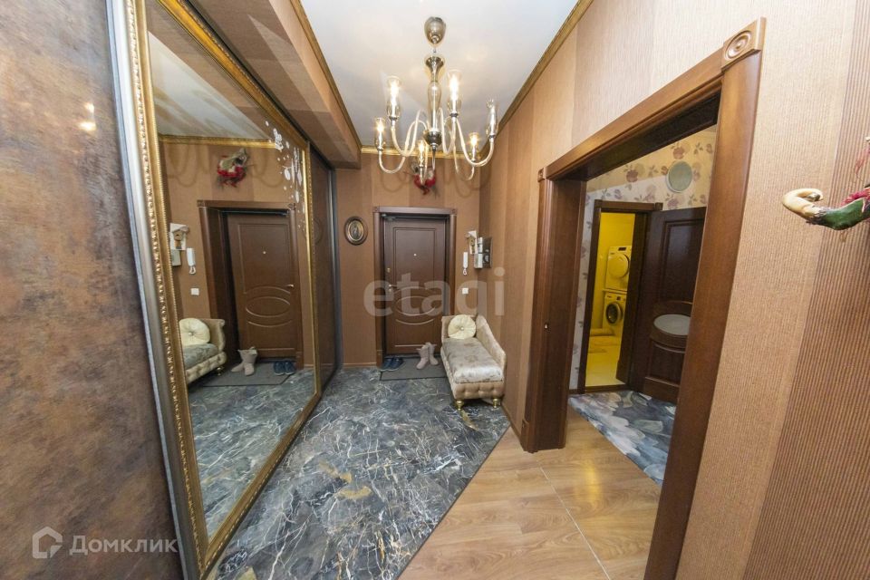 Продаётся 5-комнатная квартира, 178 м²