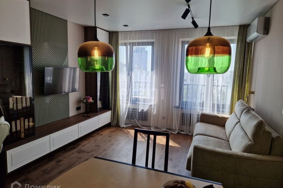 Продаётся 4-комнатная квартира, 90 м²