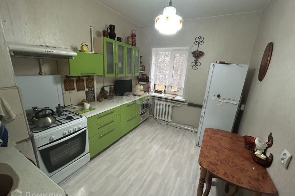 Продаётся комната в 1-комн. квартире, 42 м²