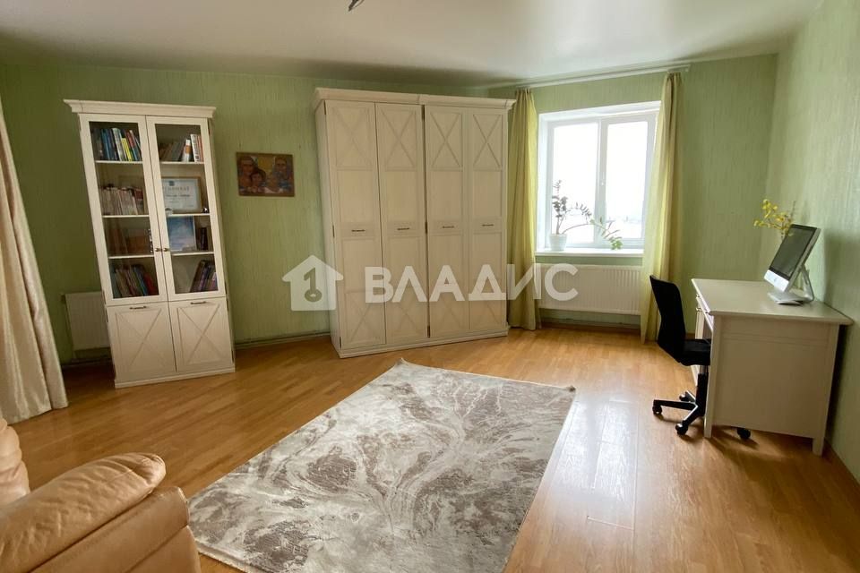 Продаётся 3-комнатная квартира, 110 м²