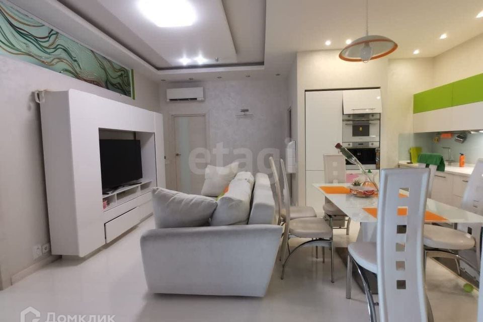 Продаётся 3-комнатная квартира, 104.5 м²
