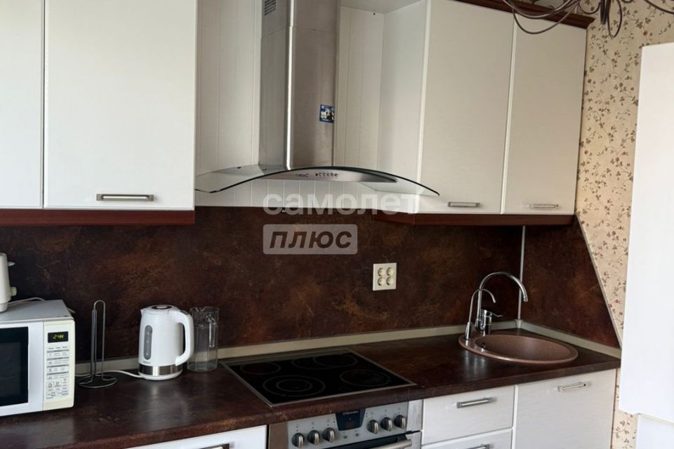 Сдаётся 2-комнатная квартира, 56 м²