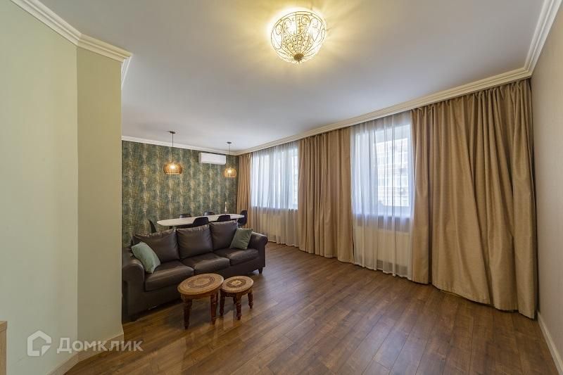 Продаётся 3-комнатная квартира, 113 м²