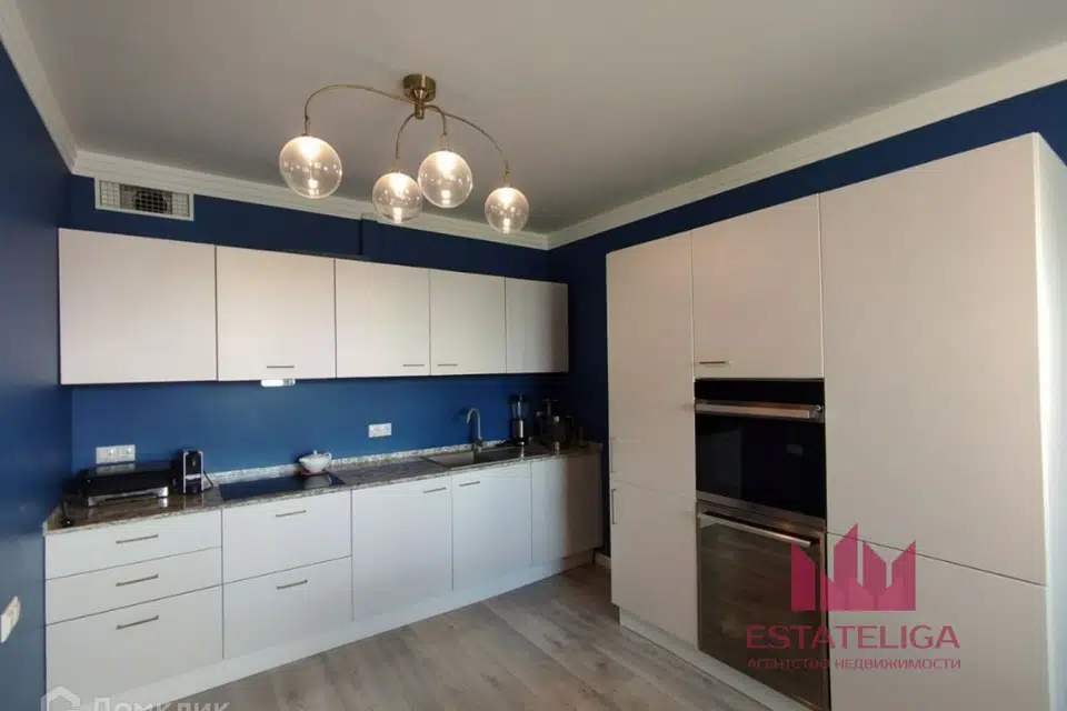 Продаётся 3-комнатная квартира, 106 м²