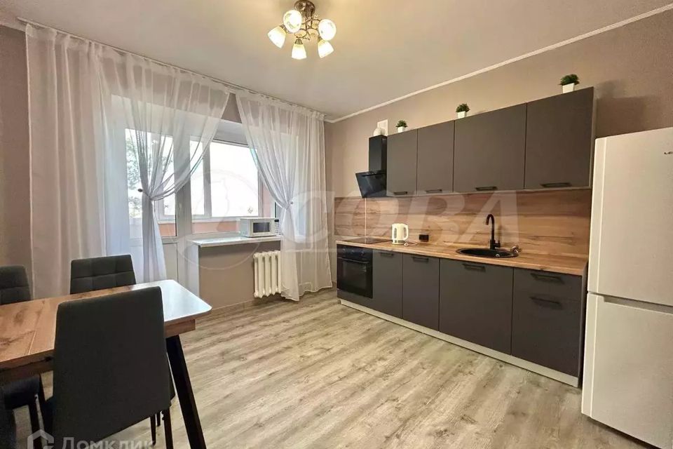Сдаётся 2-комнатная квартира, 70 м²