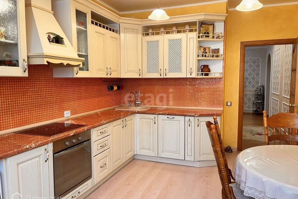 Продаётся 3-комнатная квартира, 90 м²