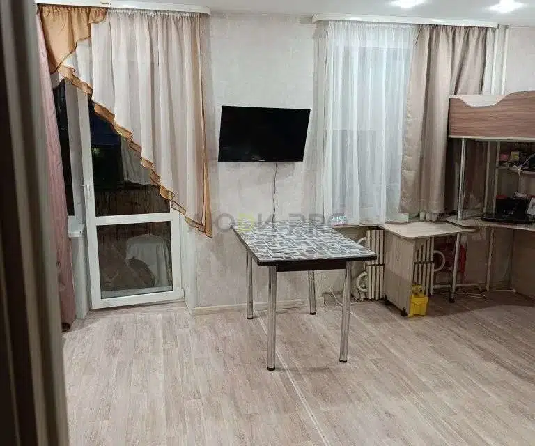 Продаётся 2-комнатная квартира, 42.2 м²
