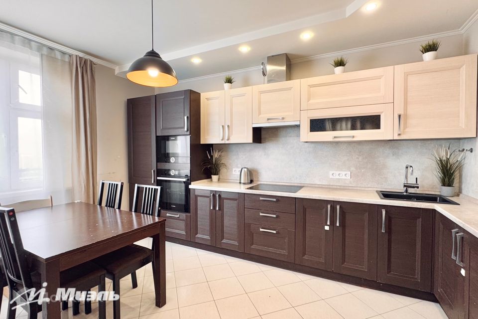 Продаётся 2-комнатная квартира, 60.4 м²