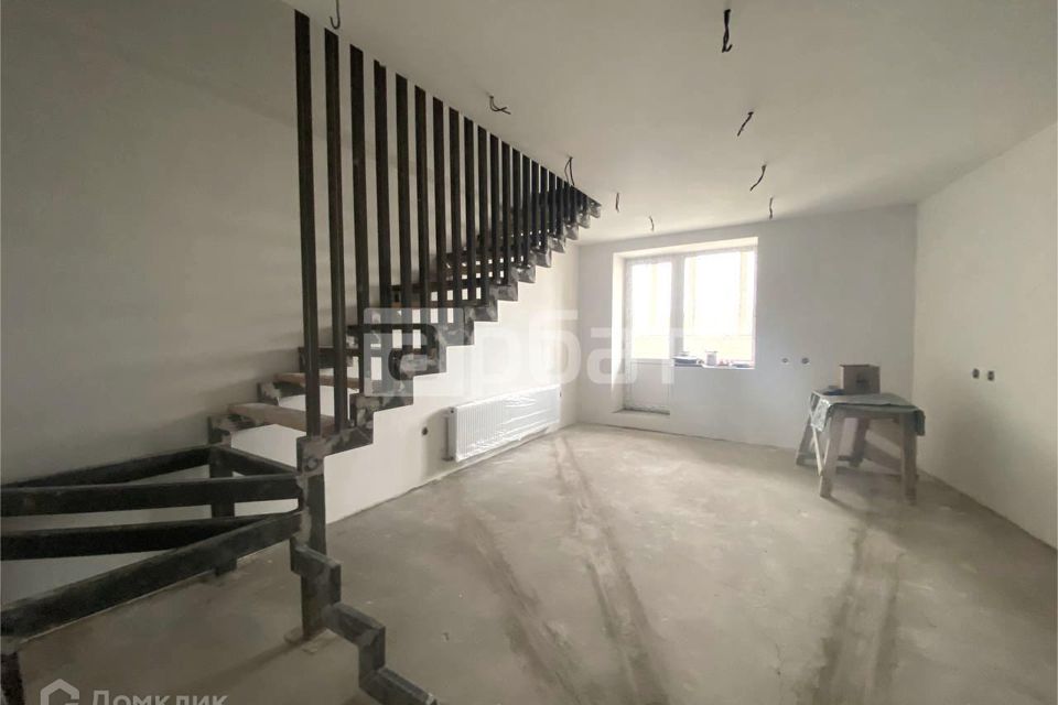 Продаётся 3-комнатная квартира, 120 м²