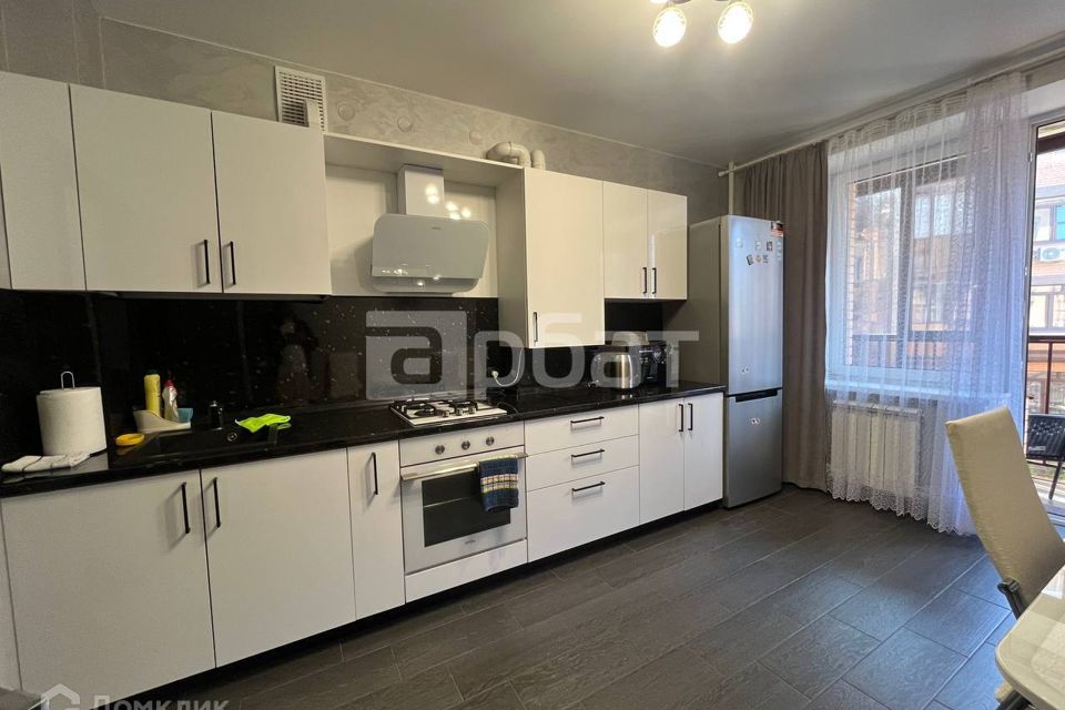 Продаётся 1-комнатная квартира, 42.1 м²