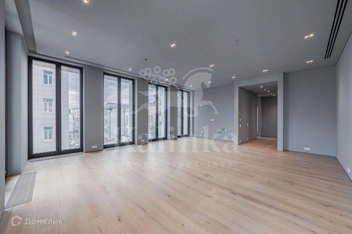 Продаётся 5-комнатная квартира, 175.4 м²