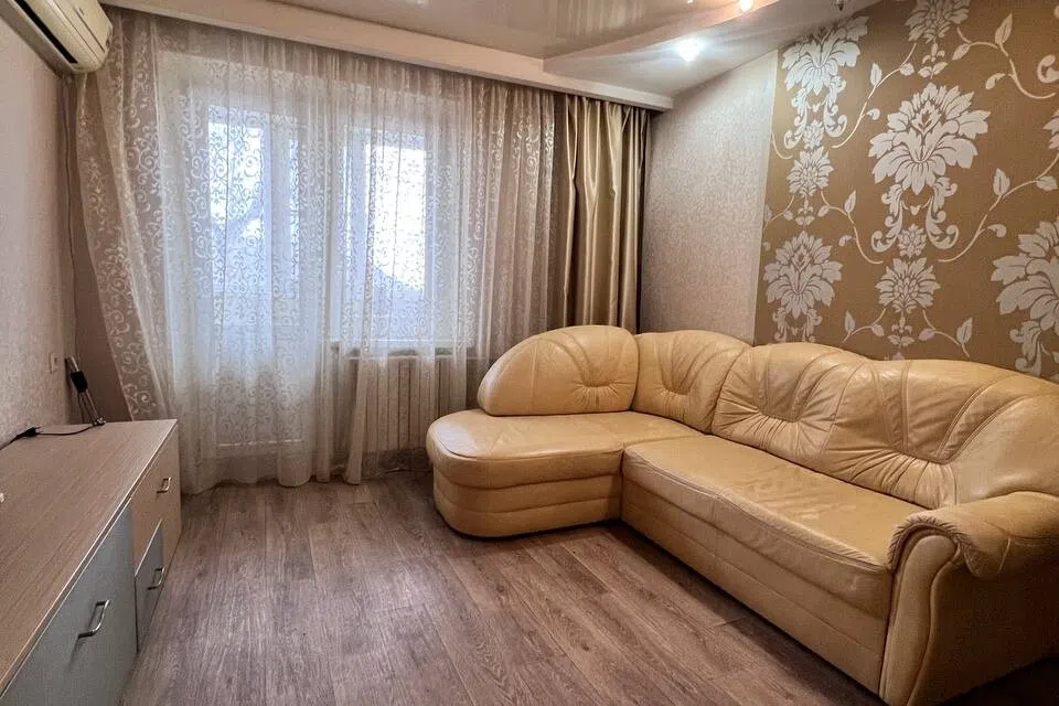 Сдаётся 2-комнатная квартира, 56 м²