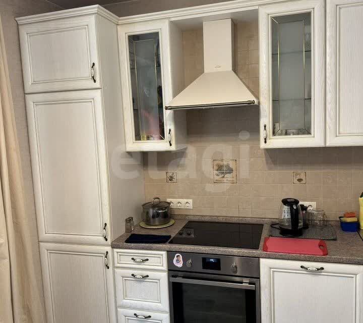 Продаётся 1-комнатная квартира, 42 м²