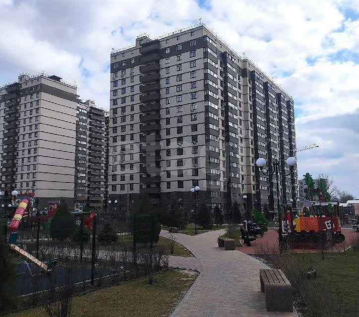 Продаётся 3-комнатная квартира, 97.3 м²
