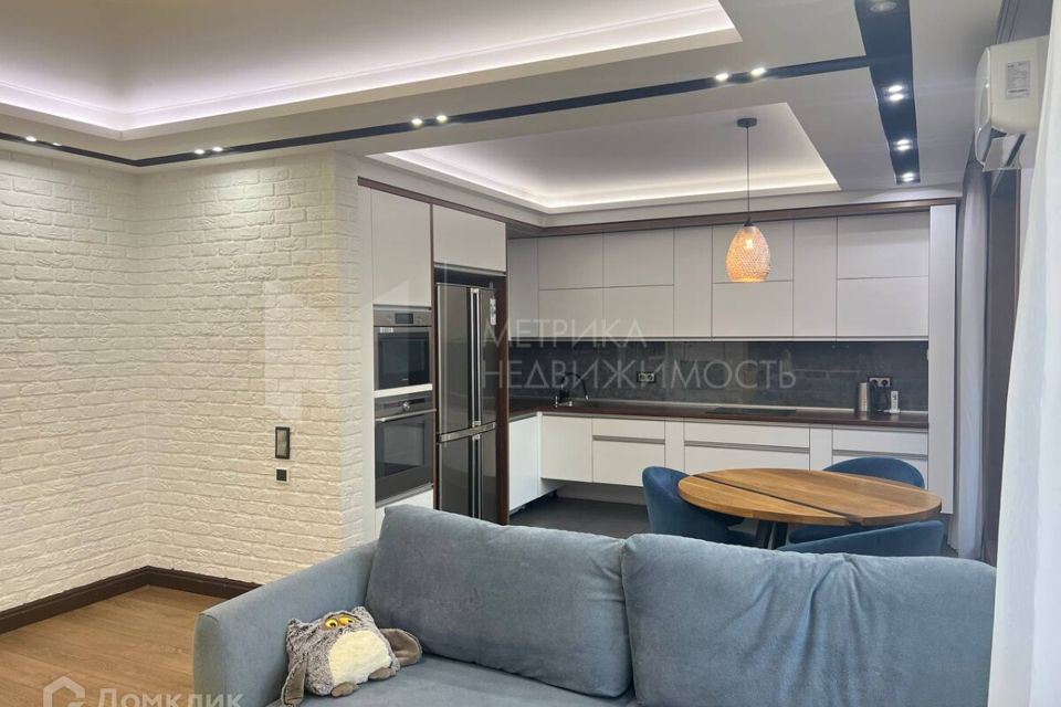 Продаётся 2-комнатная квартира, 104 м²