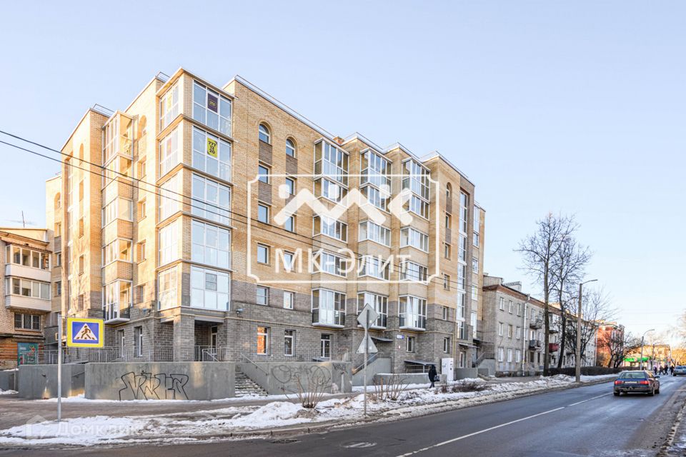 Продаётся 5-комнатная квартира, 109.9 м²
