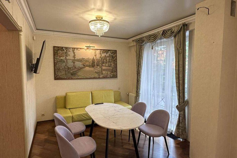 Сдаётся 4-комнатная квартира, 114.2 м²