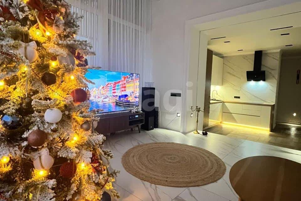 Продаётся 3-комнатная квартира, 115 м²
