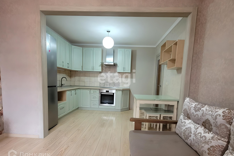 Продаётся 2-комнатная квартира, 67.6 м²