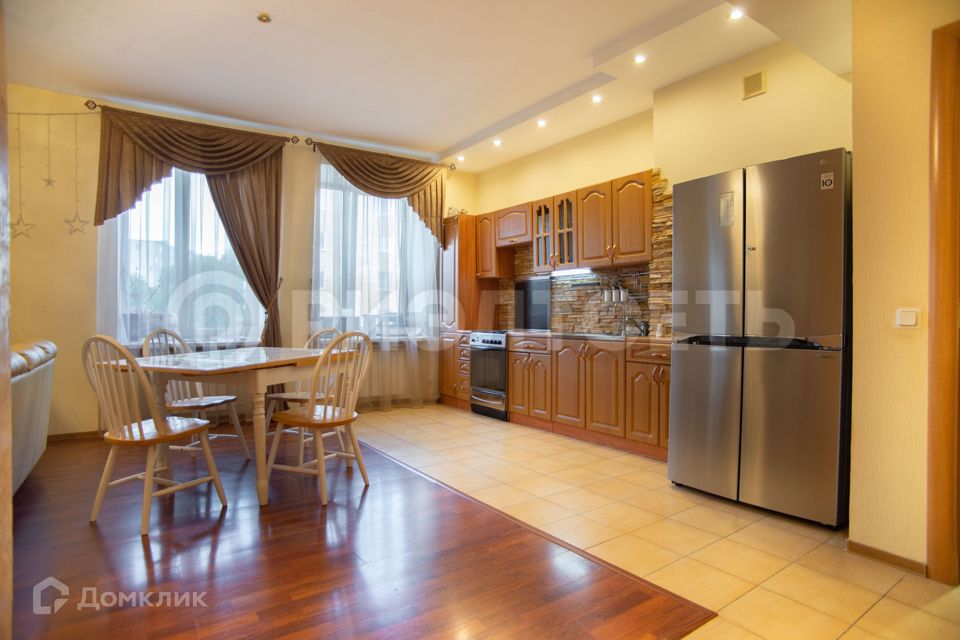 Продаётся 3-комнатная квартира, 83 м²