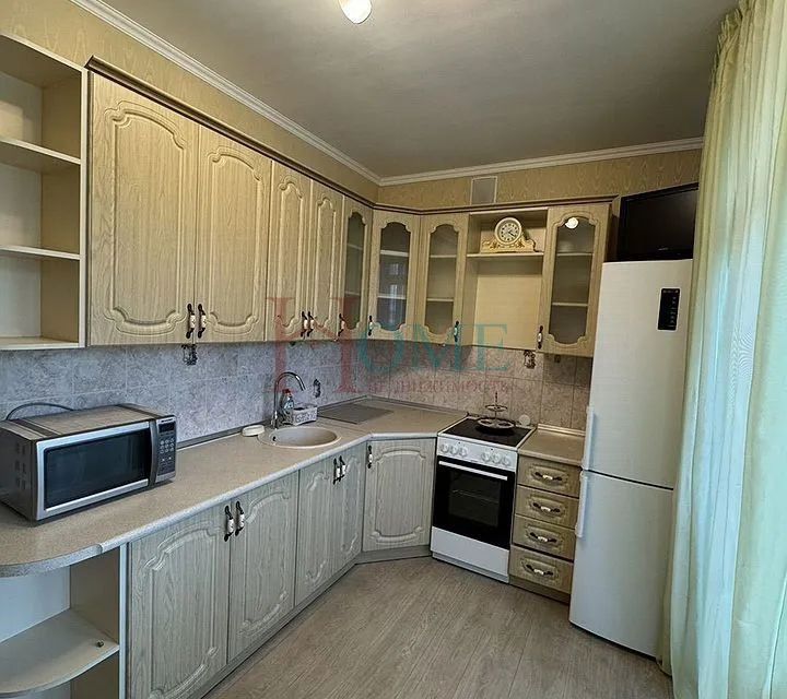 Сдаётся 1-комнатная квартира, 43 м²