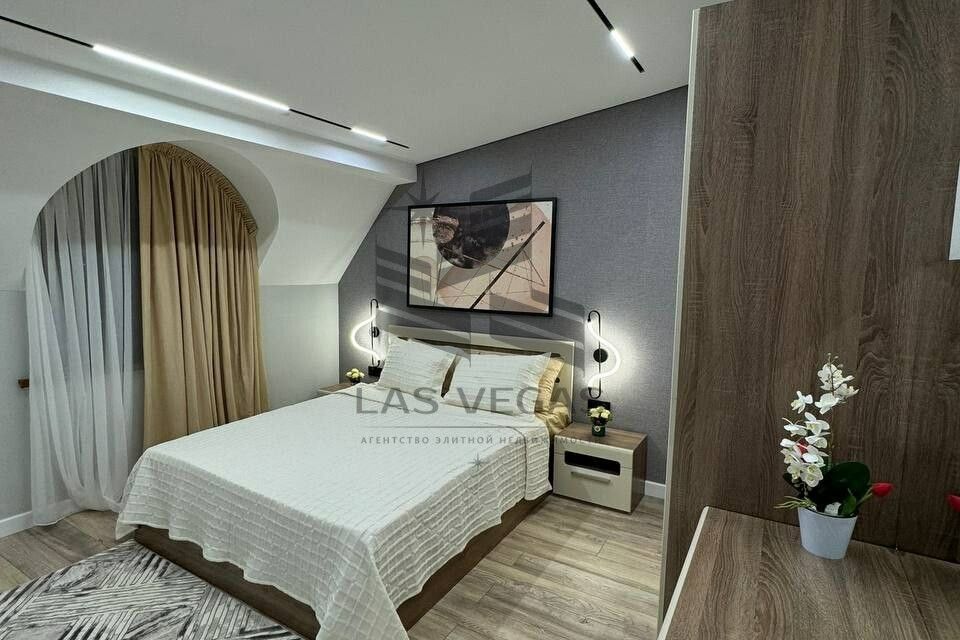 Сдаётся 2-комнатная квартира, 65 м²