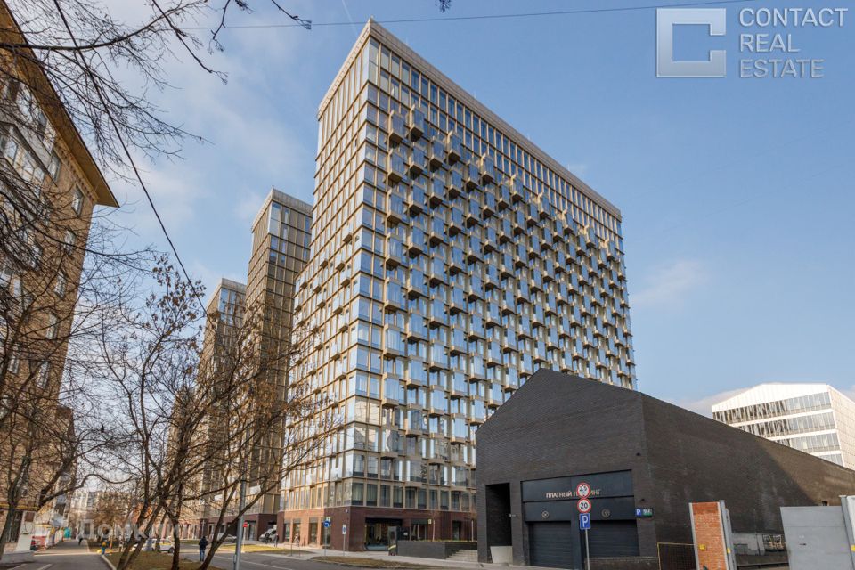Продаётся 4-комнатная квартира, 273 м²
