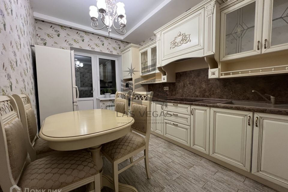 Сдаётся 2-комнатная квартира, 66 м²