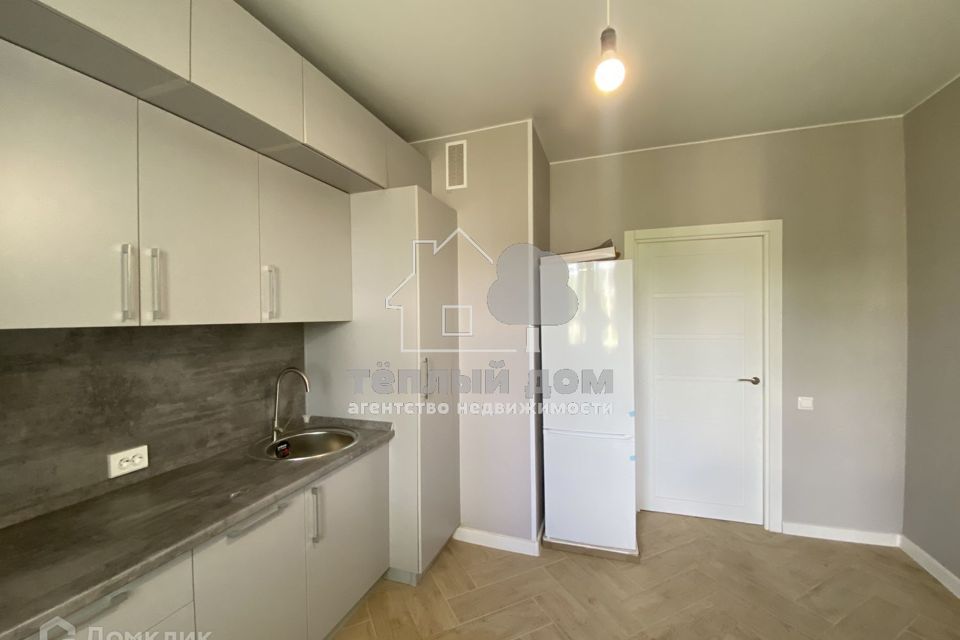 Продаётся 1-комнатная квартира, 40.2 м²